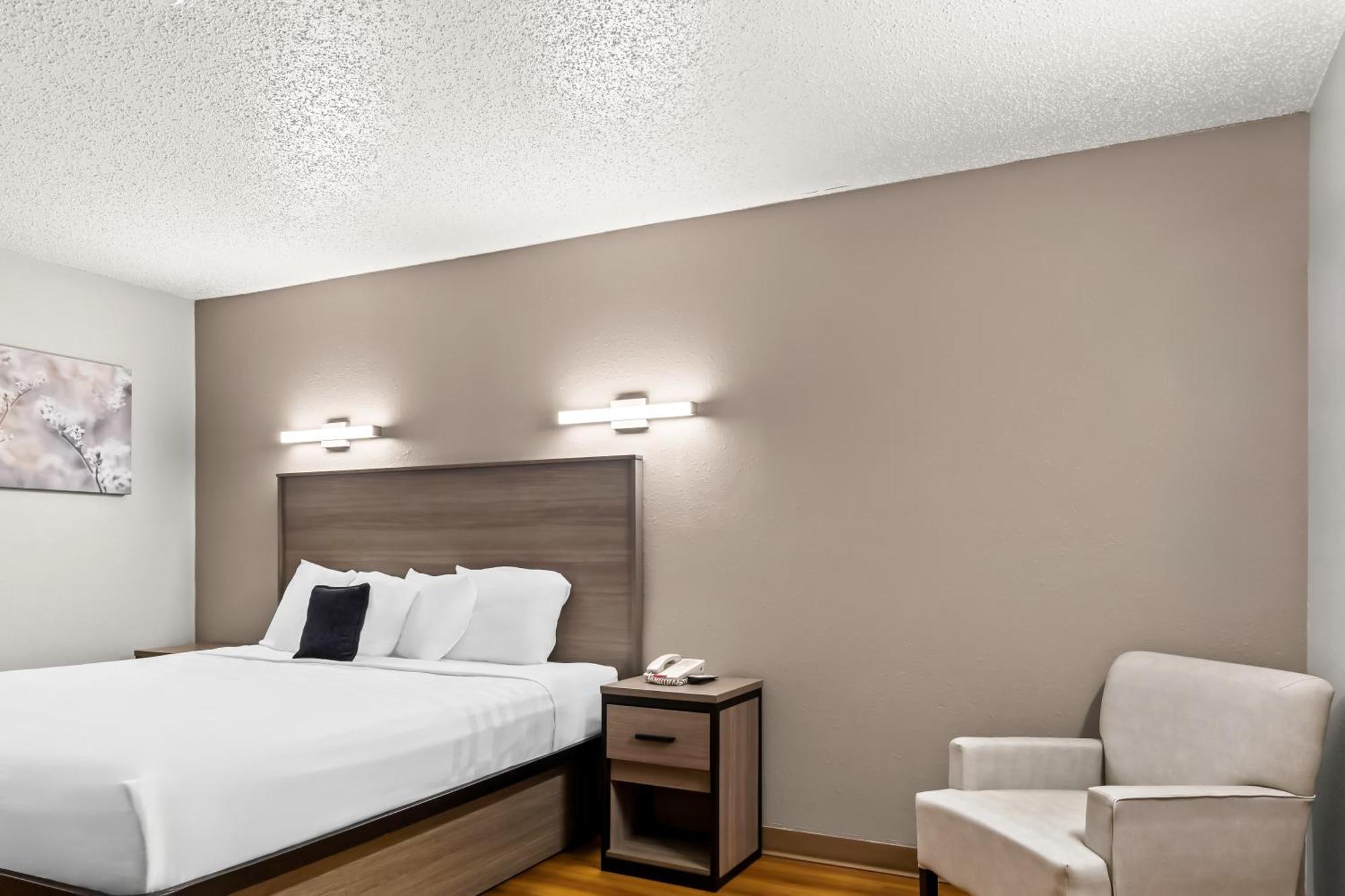 Red Lion Inn & Suites Pontoon Beach Екстериор снимка