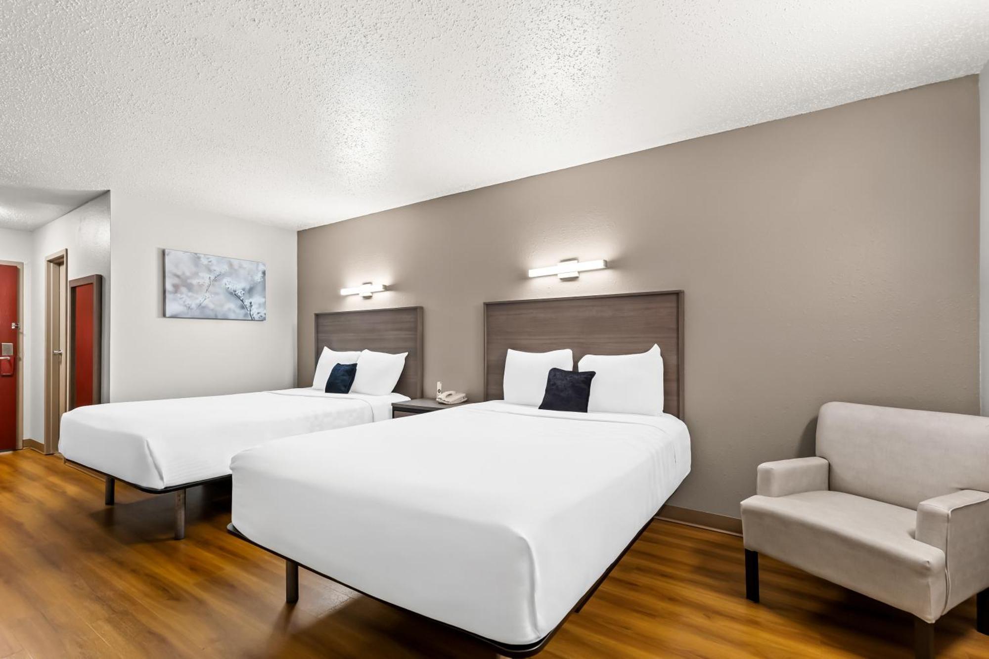 Red Lion Inn & Suites Pontoon Beach Екстериор снимка