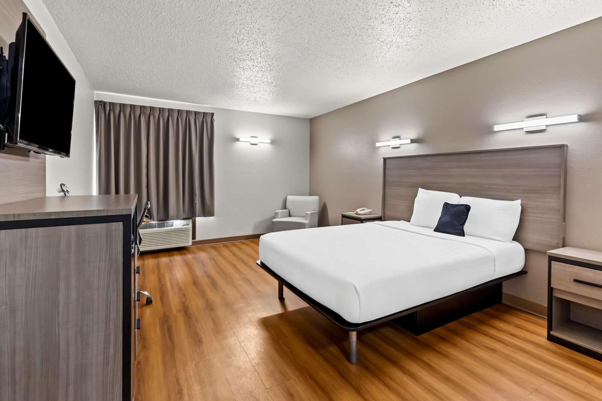 Red Lion Inn & Suites Pontoon Beach Екстериор снимка
