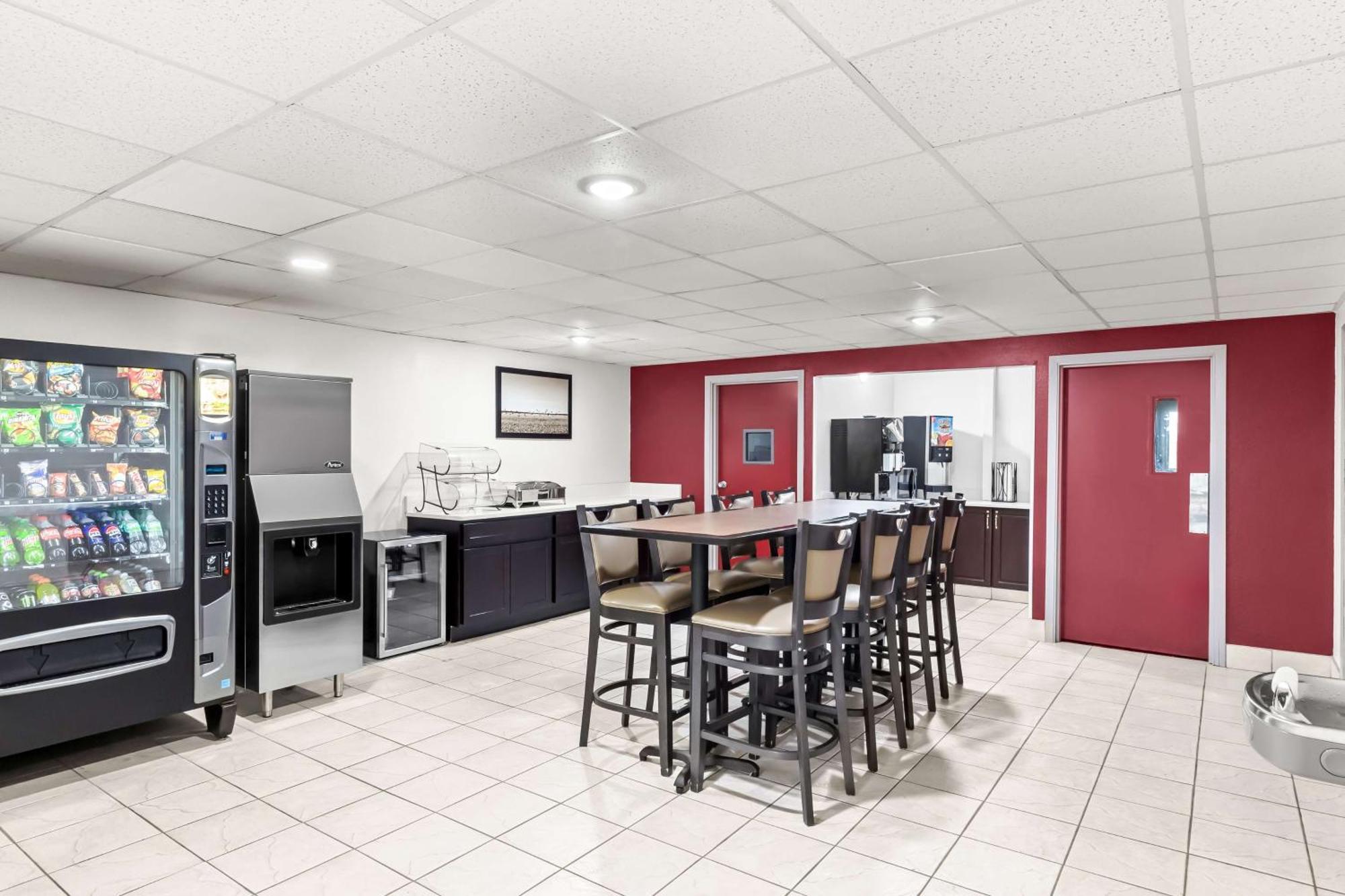 Red Lion Inn & Suites Pontoon Beach Екстериор снимка