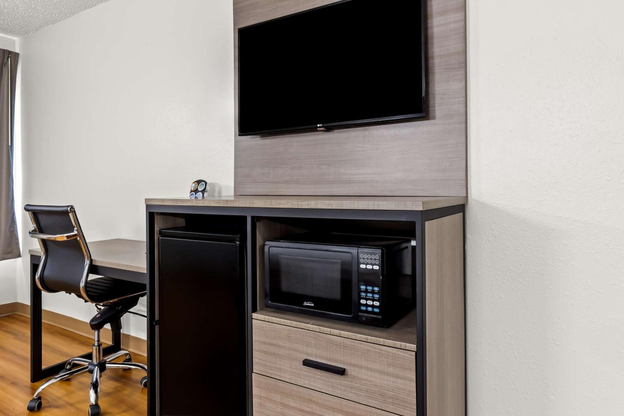 Red Lion Inn & Suites Pontoon Beach Екстериор снимка