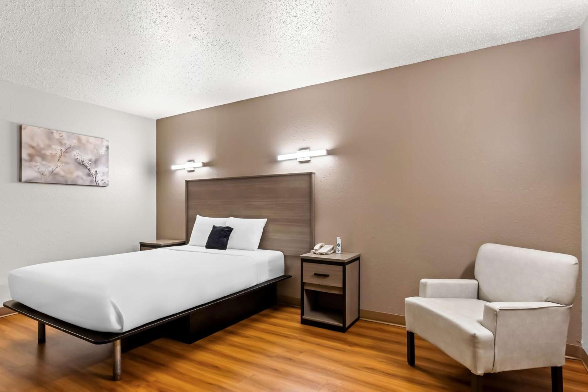Red Lion Inn & Suites Pontoon Beach Екстериор снимка