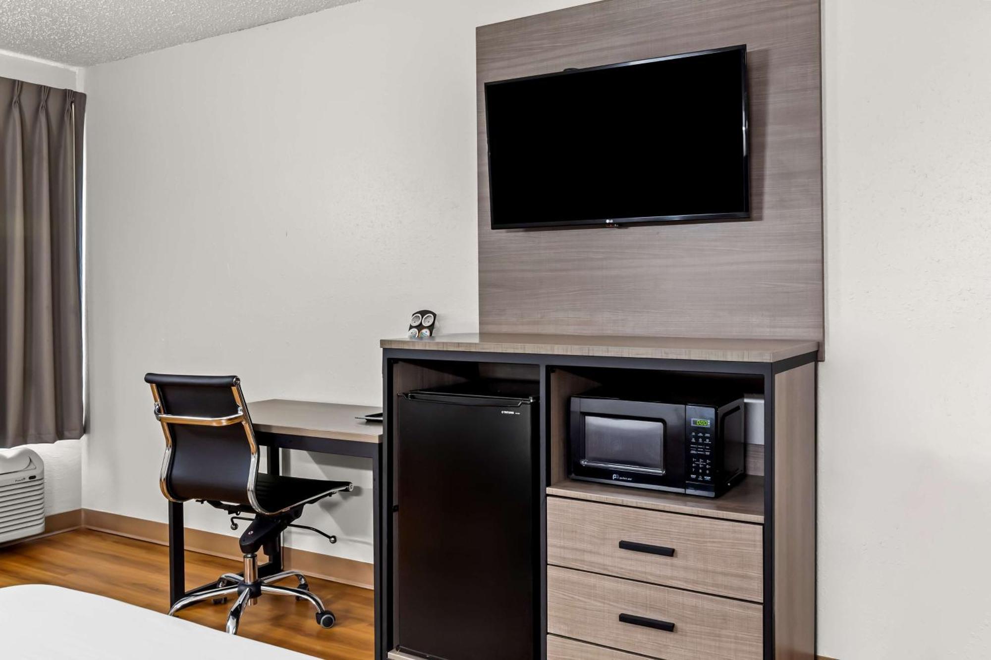Red Lion Inn & Suites Pontoon Beach Екстериор снимка