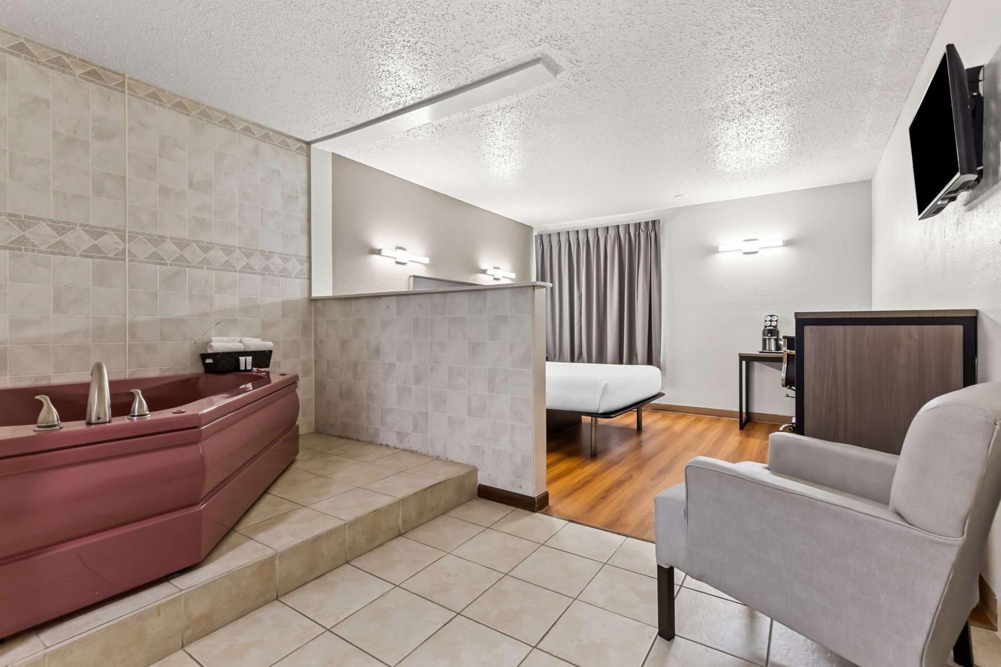 Red Lion Inn & Suites Pontoon Beach Екстериор снимка