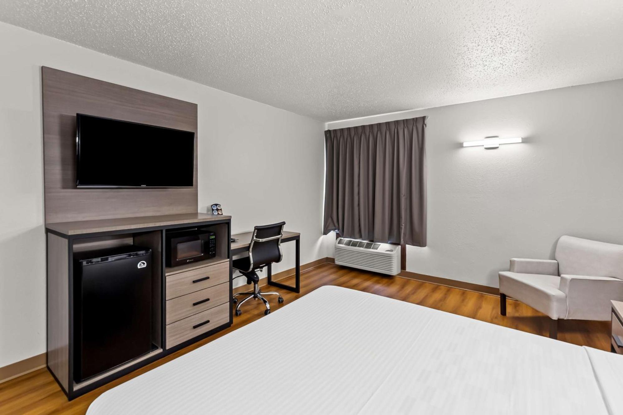 Red Lion Inn & Suites Pontoon Beach Екстериор снимка