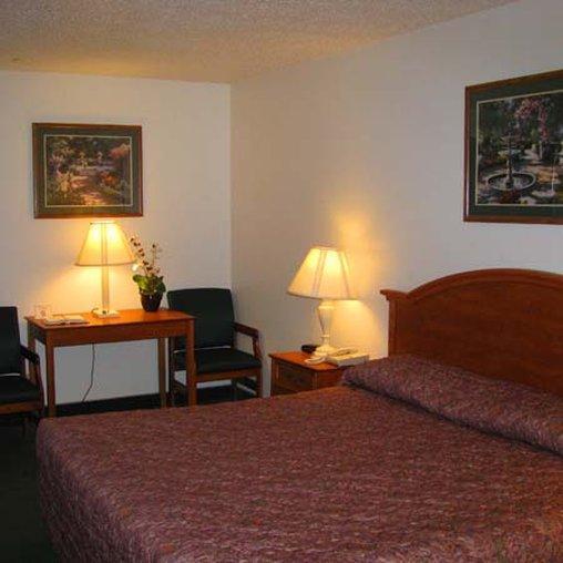 Red Lion Inn & Suites Pontoon Beach Екстериор снимка