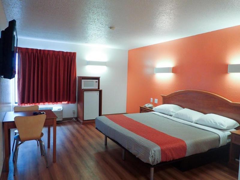 Red Lion Inn & Suites Pontoon Beach Екстериор снимка